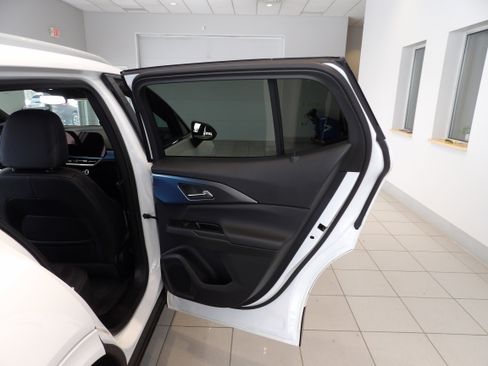 Used 2024 Chevrolet Equinox EV LT w/ LPO, Trailering Package image 21