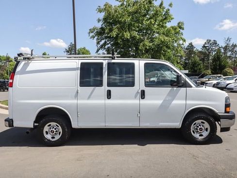 Used 2022 GMC Savana 2500 w/ Chrome Appearance Package RWD image 2