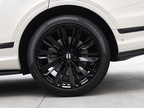 Used 2023 Bentley Bentayga Speed AWD/4WD image 9