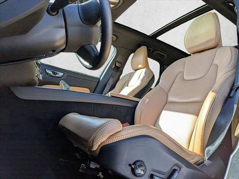 Certified 2023 Volvo XC60 T8 Ultimate image 13