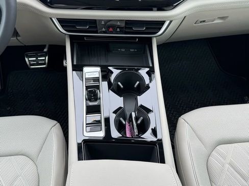 New 2026 Volkswagen Atlas SEL Premium R-Line AWD/4WD image 17