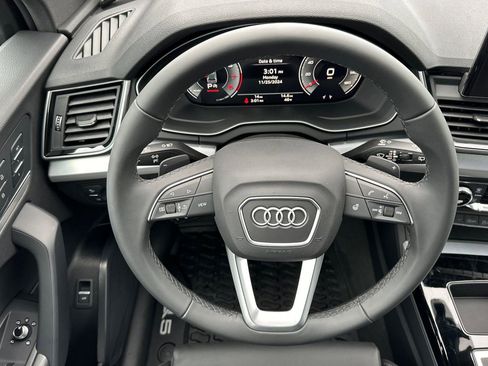 Used 2025 Audi Q5 2.0T Premium w/ Convenience Plus Package image 13