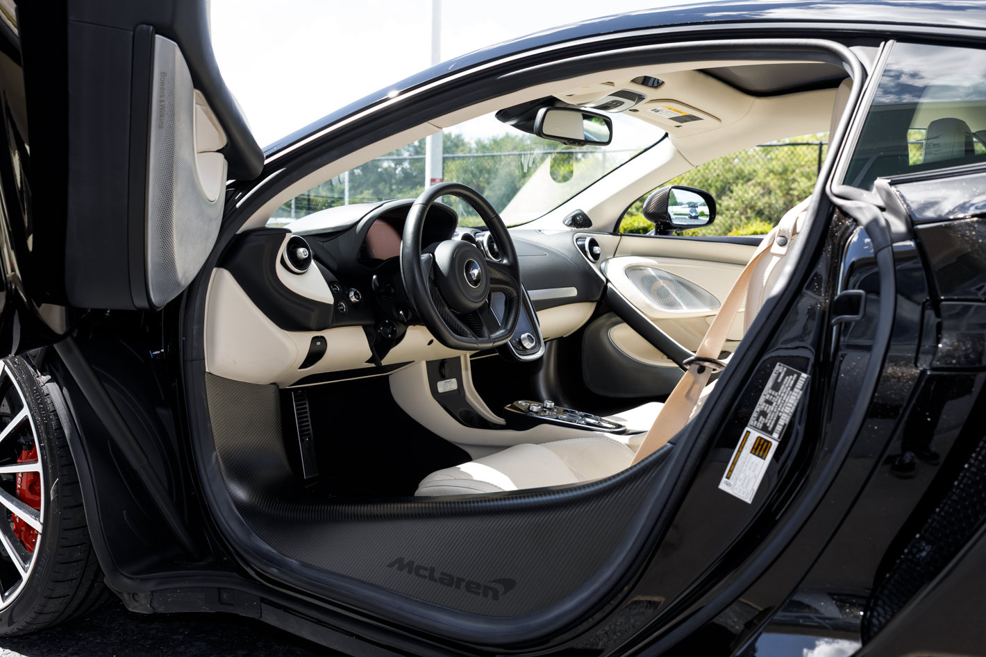 Used 2021 McLaren GT RWD image 25