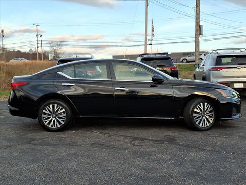 Certified 2023 Nissan Altima 2.5 SV image 2