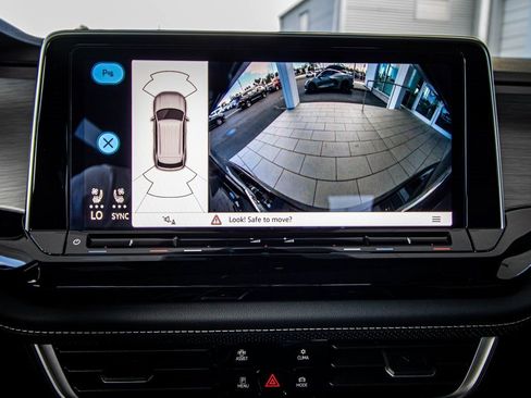 New 2026 Volkswagen Atlas Cross Sport SE image 4