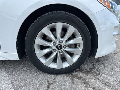 Used 2017 Kia Optima EX image 40