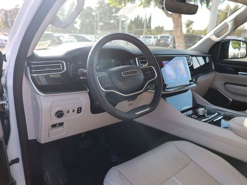 Used 2023 Jeep Wagoneer L 4WD w/ Rear Seat Video Group 1 image 16