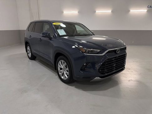 Used 2026 Toyota Grand Highlander Limited image 4