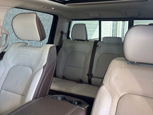 Used 2025 RAM 1500 Laramie AWD/4WD image 2