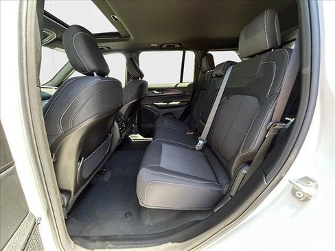 New 2025 Jeep Grand Cherokee Laredo X image 18