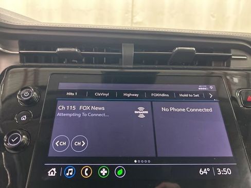 Used 2022 Chevrolet Bolt EUV LT w/ Convenience Package FWD image 15