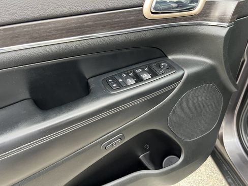 Used 2014 Jeep Grand Cherokee Limited w/ Luxury Group II image 8