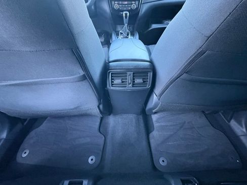 Used 2018 Nissan Rogue SV image 24