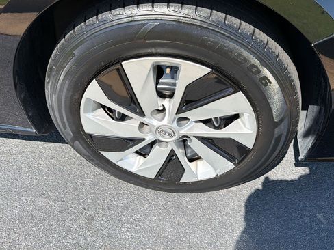 Used 2024 Nissan Altima 2.5 S FWD image 38