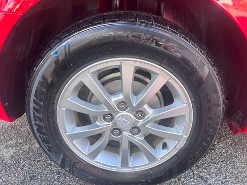 Used 2017 Chevrolet Sonic LT FWD image 10