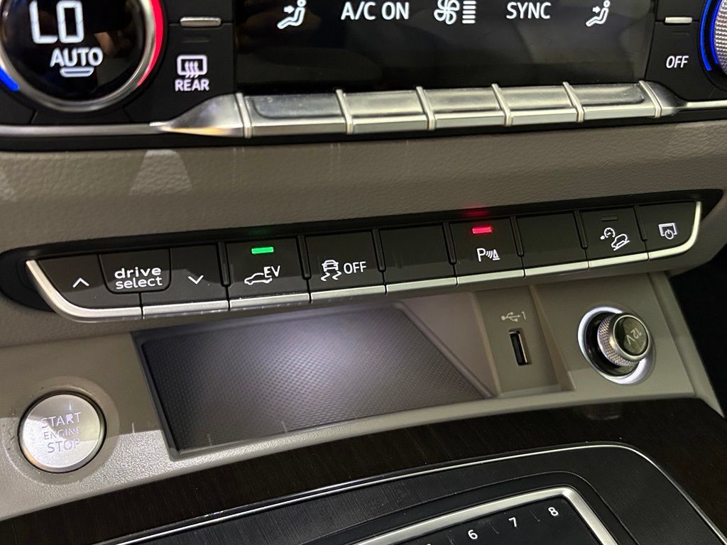 Used 2020 Audi Q5 e Premium Plus w/ Premium Plus Package AWD/4WD image 26