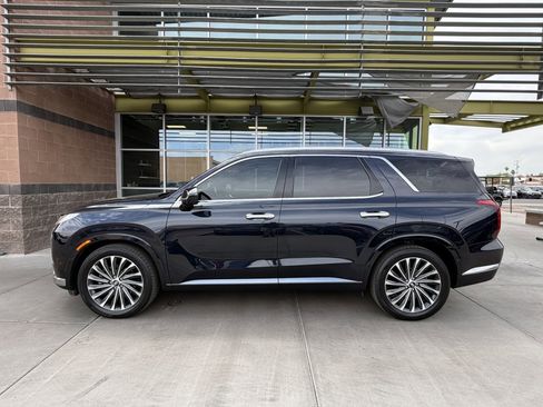 Used 2023 Hyundai Palisade Calligraphy w/ Cargo Package image 7