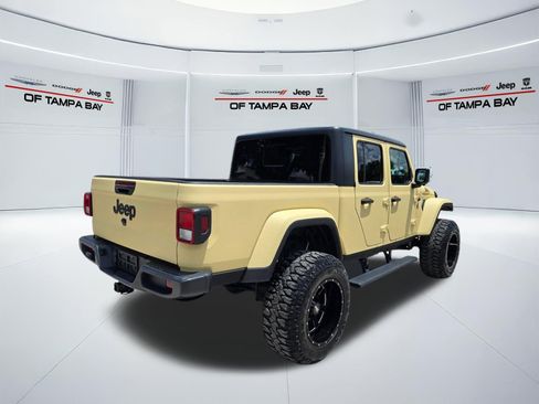 Used 2020 Jeep Gladiator Overland w/ Trailer Tow Package AWD/4WD image 7