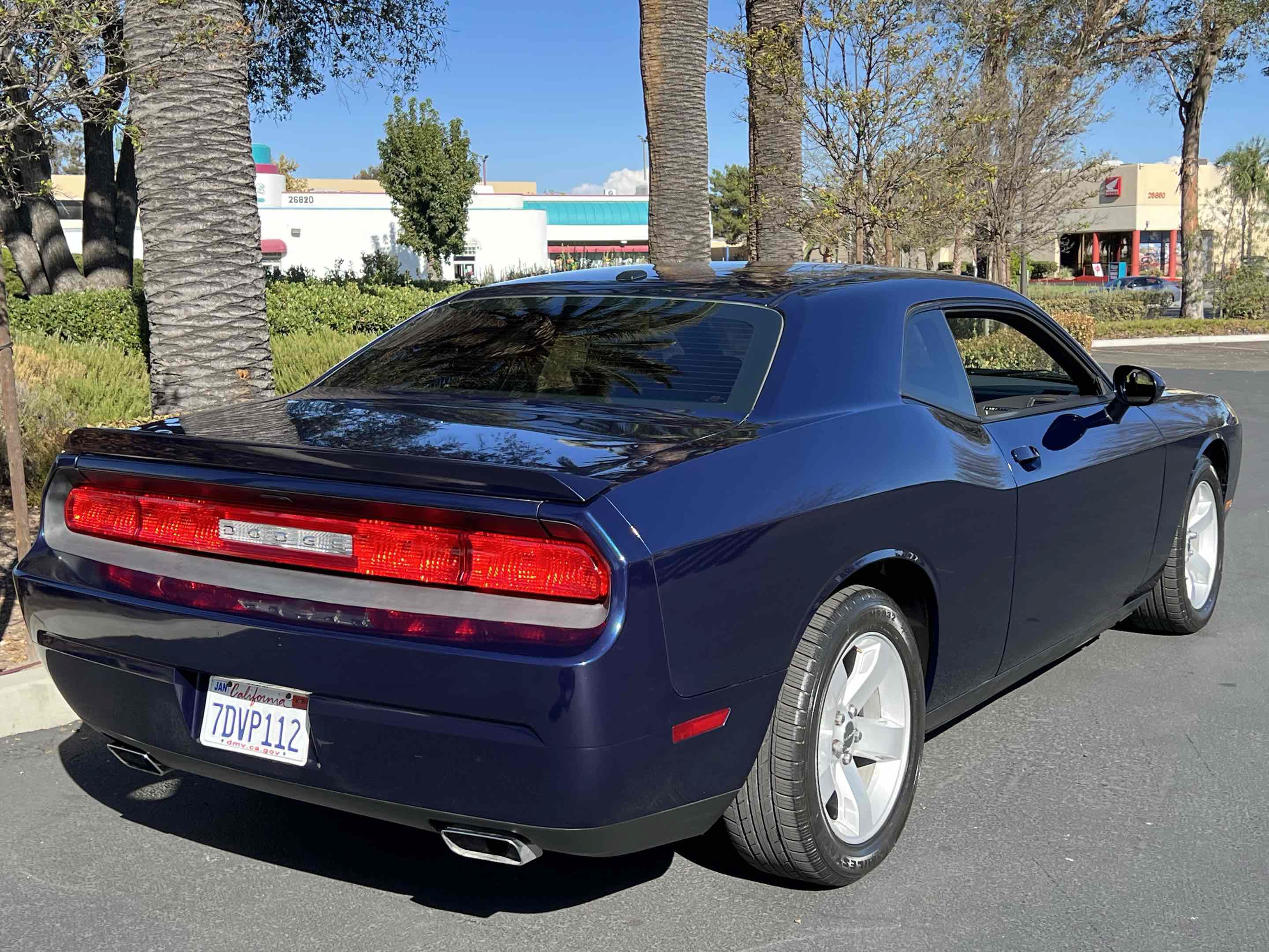 Used 2014 Dodge Challenger R/T RWD image 10