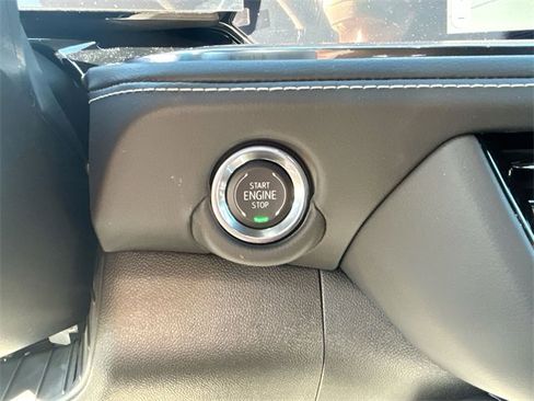 New 2025 Chevrolet Suburban Premier image 17