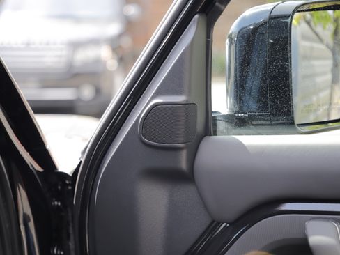 New 2026 Land Rover Defender 110 S AWD/4WD image 8