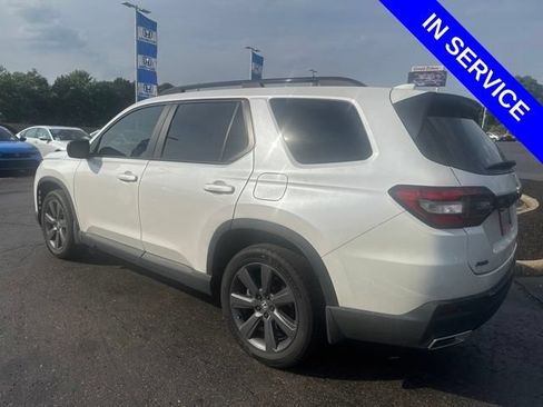 Used 2023 Honda Pilot Sport image 7