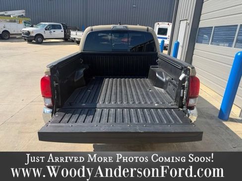Used 2020 Toyota Tacoma SR5 RWD image 6