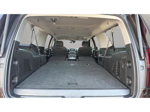 Used 2020 Chevrolet Suburban Premier w/ Max Trailering Package AWD/4WD image 18