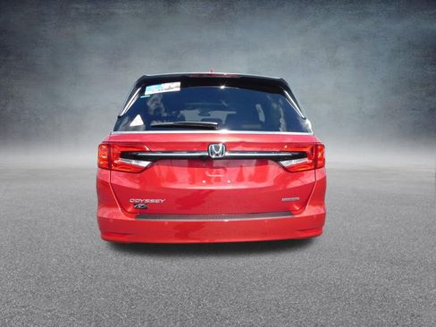 Certified 2022 Honda Odyssey Touring image 4