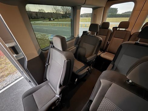 Used 2024 Ford Transit 350 XLT image 32