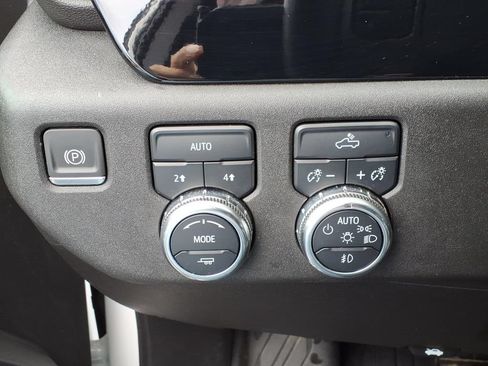 Used 2024 GMC Sierra 1500 Elevation AWD/4WD image 35