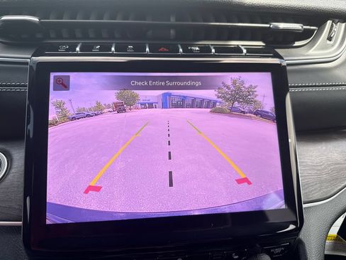 Used 2025 Jeep Grand Cherokee Limited AWD/4WD image 35