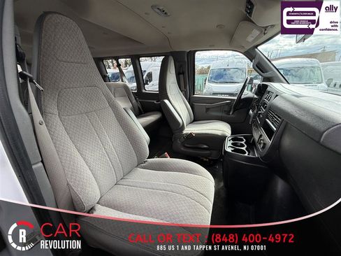 Used 2017 Chevrolet Express 3500 LT w/ LT Preferred Equipment Group RWD image 34