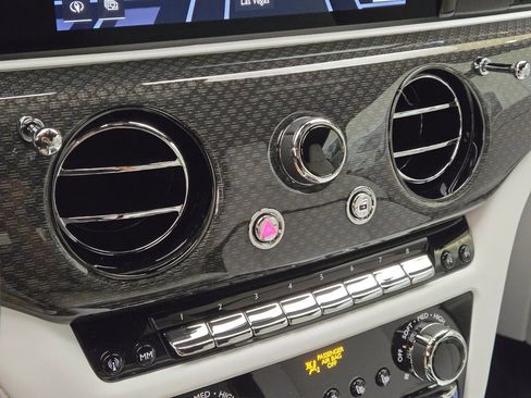 New 2025 Rolls-Royce Spectre Black Badge w/ Leather Finishing Pack image 33