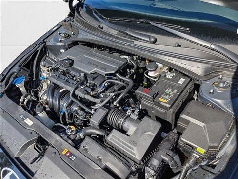 New 2025 Hyundai Elantra Sport image 23