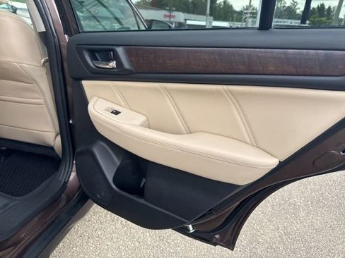 Used 2019 Subaru Outback 2.5i Limited AWD/4WD image 11