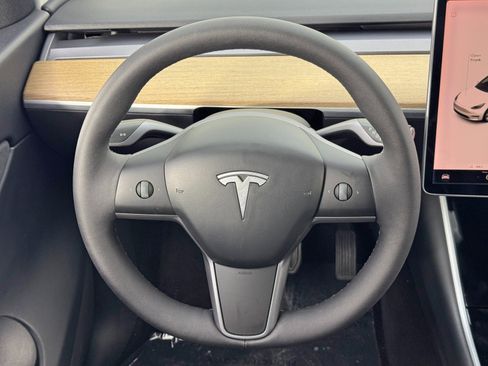 Used 2020 Tesla Model Y Long Range image 18
