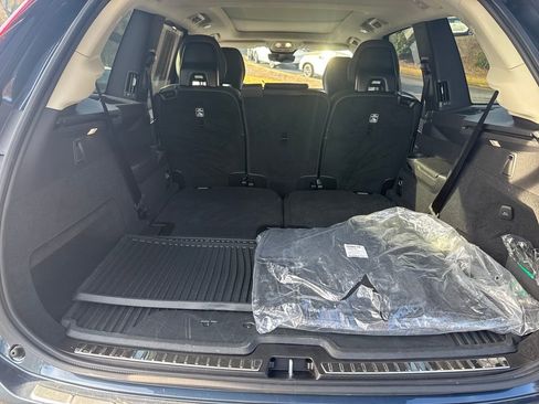 Certified 2025 Volvo XC90 T8 Ultra w/ Protection Package Premier image 27