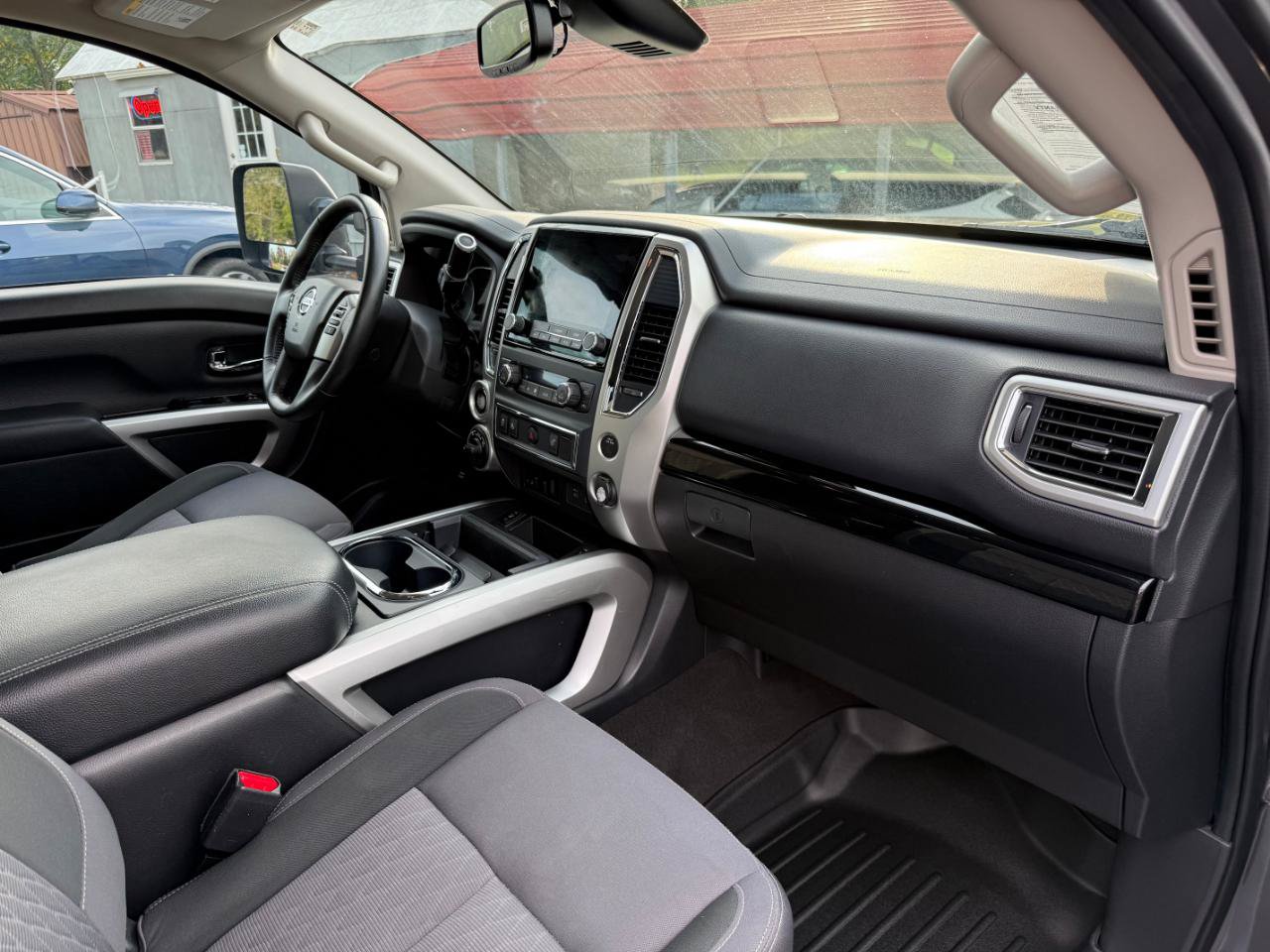 Used 2020 Nissan Titan SV w/ SV Convenience Package AWD/4WD image 25