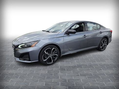 Certified 2023 Nissan Altima 2.5 SR FWD image 2