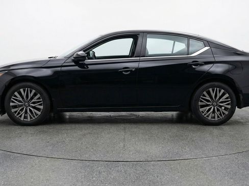 Used 2025 Nissan Altima 2.5 SV FWD image 5