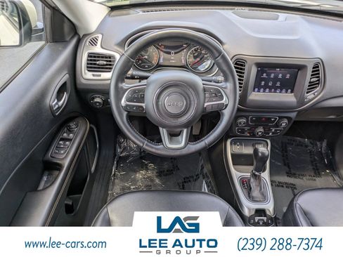 Used 2018 Jeep Compass Latitude w/ Popular Equipment Group FWD image 13