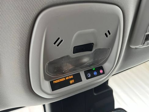 Used 2024 Chevrolet Trax LS w/ LS Convenience Package FWD image 16