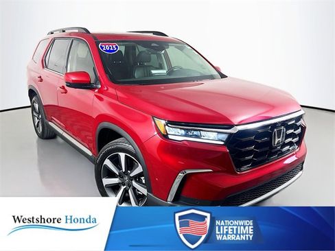 Used 2025 Honda Pilot Elite image 1