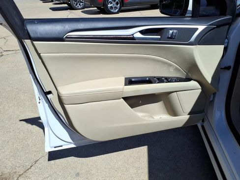 Used 2013 Ford Fusion SE FWD image 19