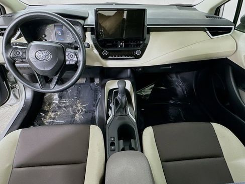 Used 2025 Toyota Corolla LE FWD image 16