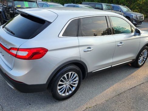 Used 2016 Lincoln MKX Select w/ Select Plus Package AWD/4WD image 15