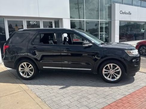 Used 2019 Ford Explorer XLT w/ Equipment Group 202A FWD image 5