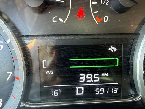Used 2014 Nissan Sentra SV FWD image 28