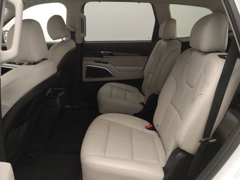 Used 2021 Kia Telluride EX w/ EX Premium Package image 18